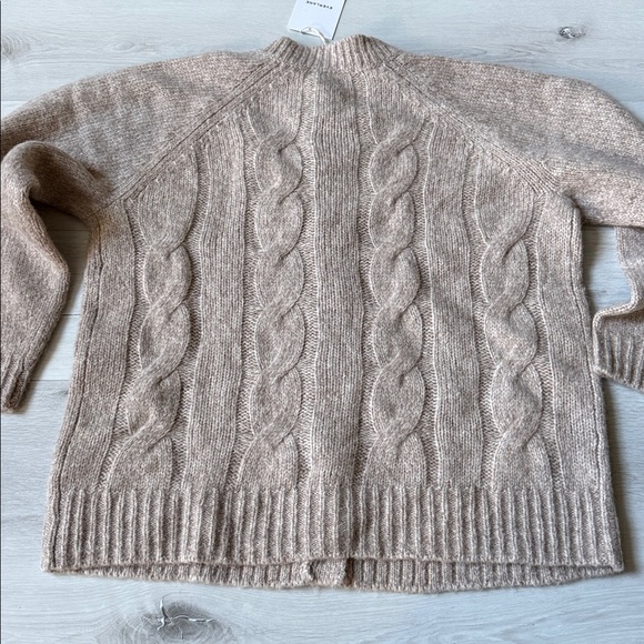EVERLANE CLOUD CABLE CARDIGAN ALMOND MEDIUM New With Tags - Picture 8 of 8